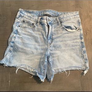 American Eagle MIDI rise jean shorts size 12